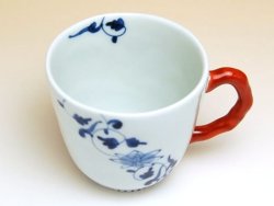 画像2: 【有田焼】花帯唐草（赤）　マグカップ