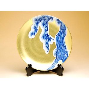 画像: 【有田焼】金襴手（金箔）松　６寸飾皿（19cm）（皿立 / 木箱付）