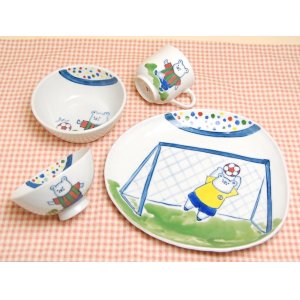 画像: 【有田焼 / 子ども食器】サッカー　基本４点セット（ギフトボックス入）