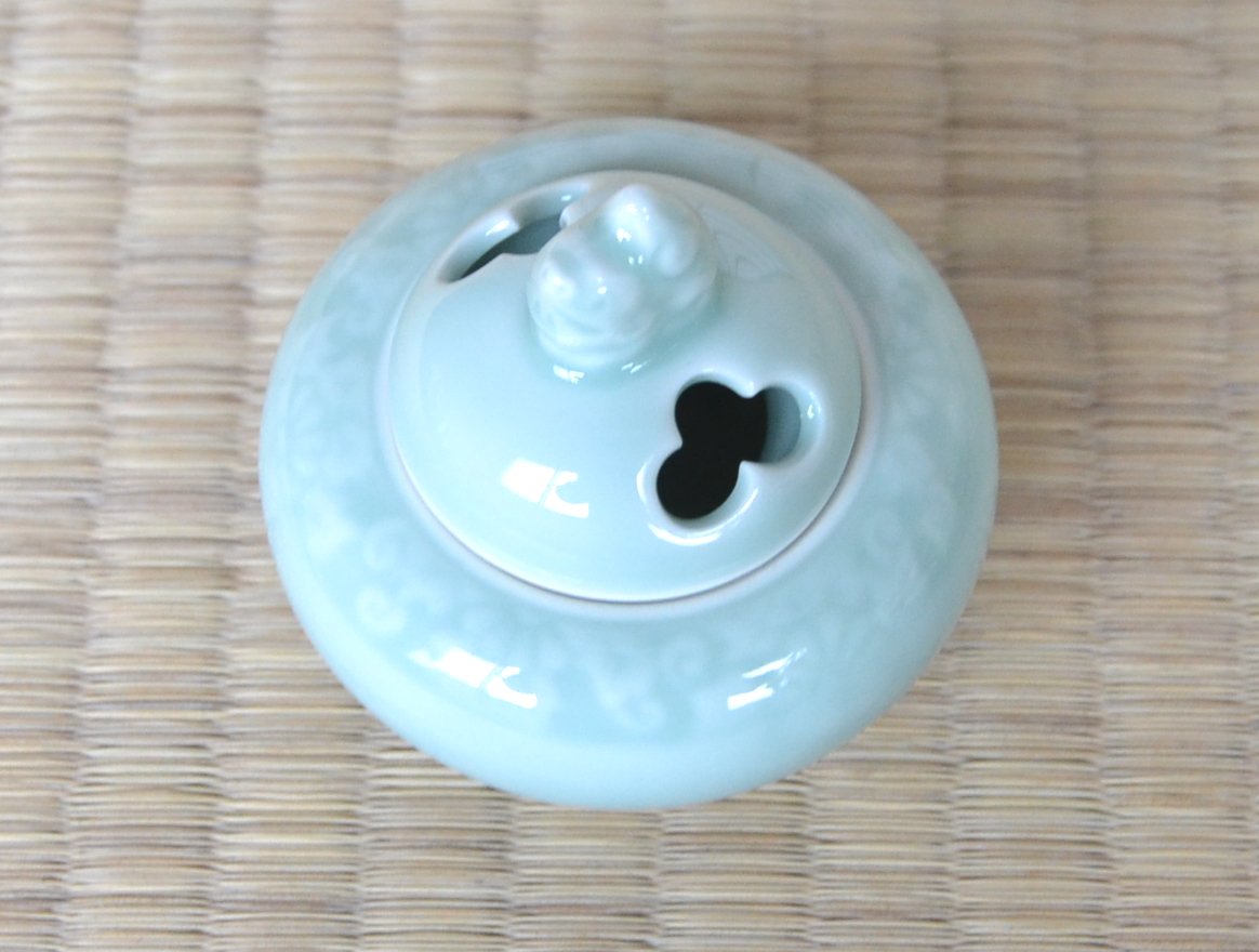 画像2: 【有田焼】青磁かぶ ミニ香炉（木箱入） ※小さいサイズの香炉