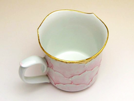 画像2: 【有田焼】外濃牡丹（ピンク） マグカップ