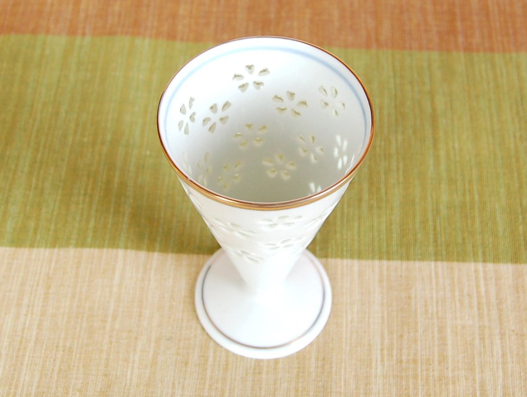画像2: 【有田焼】水晶花詰 ワイングラス
